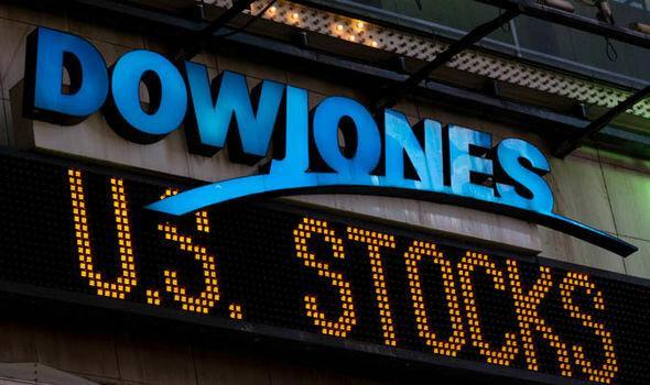 سقوط 700 واحدی سهام داو جونز، سرمایه گذاران، نگران گسترش کرونا در آمریکا